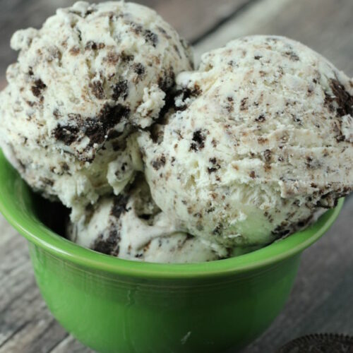 Cookies and Cream Ice Cream - The Daring Gourmet