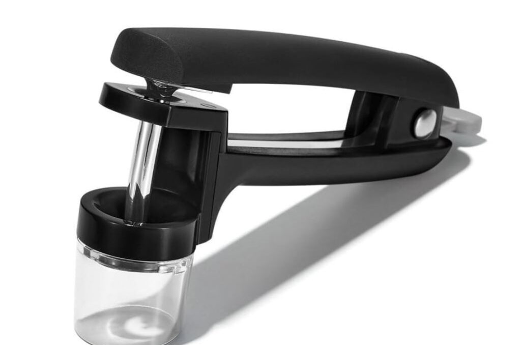 easy cherry pitter with splatter shield